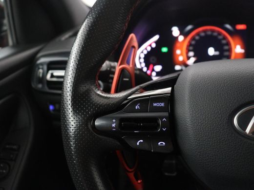 Hyundai i30 | Leder/alcantara | Memory | Adaptive cruise | Dodehoek detectie | Stoelverwarming | Navigatie | ... ActivLease financial lease