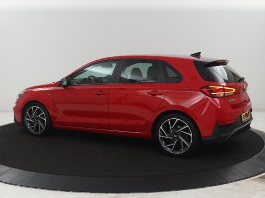 Hyundai i30 | Leder/alcantara | Memory | Adaptive cruise | Dodehoek detectie | Stoelverwarming | Navigatie | ... ActivLease financial lease
