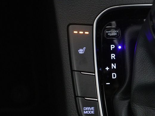 Hyundai i30 | Leder/alcantara | Memory | Adaptive cruise | Dodehoek detectie | Stoelverwarming | Navigatie | ... ActivLease financial lease