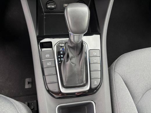 Hyundai IONIQ 1.6 GDi PHEV i-Motion | Apple carplay | Android auto | Cruise control | achteruit rijcamera | Cli... ActivLease financial lease