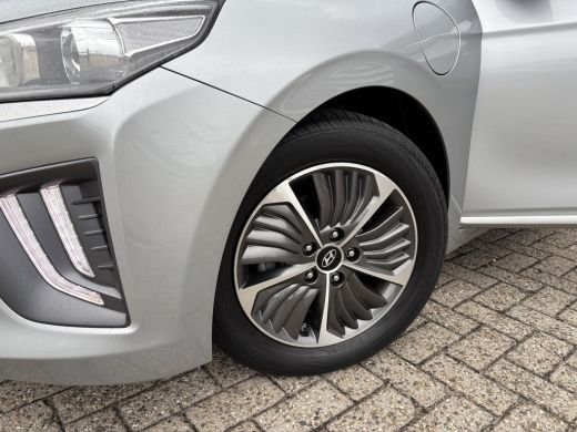 Hyundai IONIQ 1.6 GDi PHEV i-Motion | Apple carplay | Android auto | Cruise control | achteruit rijcamera | Cli... ActivLease financial lease