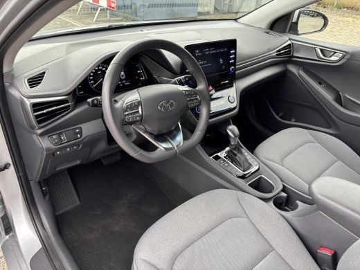 Hyundai IONIQ 1.6 GDi PHEV i-Motion | Apple carplay | Android auto | Cruise control | achteruit rijcamera | Cli... ActivLease financial lease