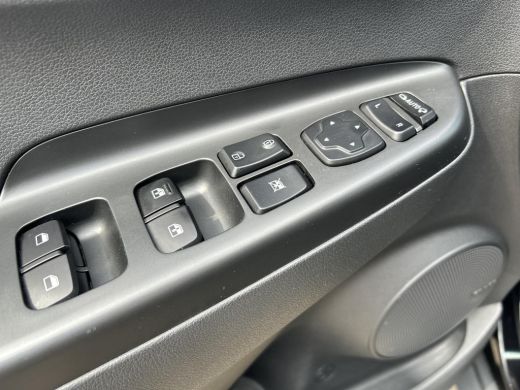 Hyundai Kona EV Fashion 64 kWh 3 fase | SOH 100% | Stoelverwarming | Navigatie | Parkeercamera | Apple carplay... ActivLease financial lease