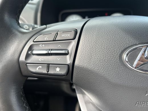 Hyundai Kona EV Fashion 64 kWh 3 fase | SOH 100% | Stoelverwarming | Navigatie | Parkeercamera | Apple carplay... ActivLease financial lease