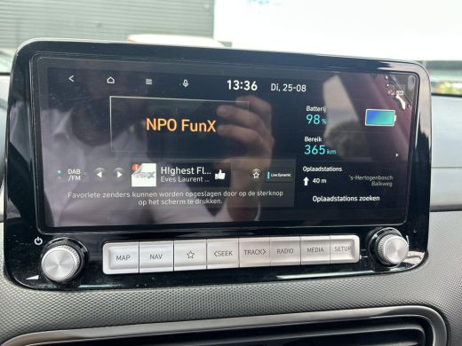 Hyundai Kona EV Fashion 64 kWh 3 fase | SOH 100% | Stoelverwarming | Navigatie | Parkeercamera | Apple carplay... ActivLease financial lease