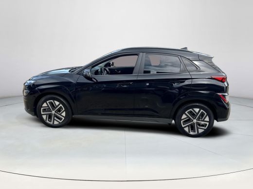Hyundai Kona EV Fashion 64 kWh 3 fase | SOH 100% | Stoelverwarming | Navigatie | Parkeercamera | Apple carplay... ActivLease financial lease