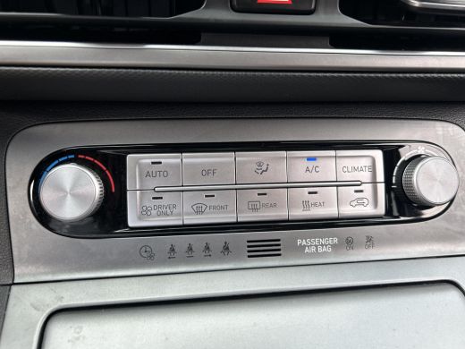 Hyundai Kona EV Fashion 64 kWh 3 fase | SOH 100% | Stoelverwarming | Navigatie | Parkeercamera | Apple carplay... ActivLease financial lease