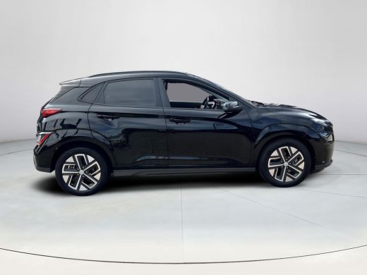 Hyundai Kona EV Fashion 64 kWh 3 fase | SOH 100% | Stoelverwarming | Navigatie | Parkeercamera | Apple carplay... ActivLease financial lease