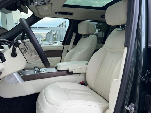 Land Rover Range Rover P550e Autobiography PHEV | Vierwielsturing | Lederen hemel | Koelbox | El.trekhaak | Meridian Sig... ActivLease financial lease