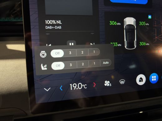 Lynk & Co 02 200 kW More | BLIS | 360 Camera | Stoel + Stuur Verwarming | Harman Kardon | Apple / Android Carp... ActivLease financial lease