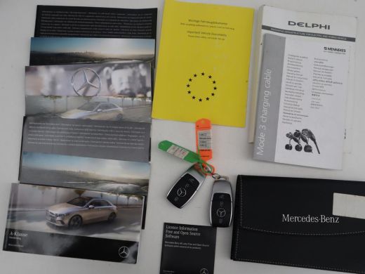 Mercedes-Benz A-Klasse 250 e Business Solution AMG Limited | SOH 94,5% | Leder/alcantara | Cruise control | Stoelverwarm... ActivLease financial lease