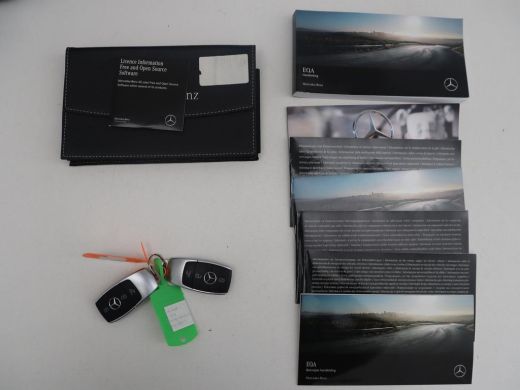 Mercedes-Benz EQA | SOH 94,7% | Half leder | Cruise control | Dodehoek detectie | Stoelverwarming | Camera | Park a... ActivLease financial lease