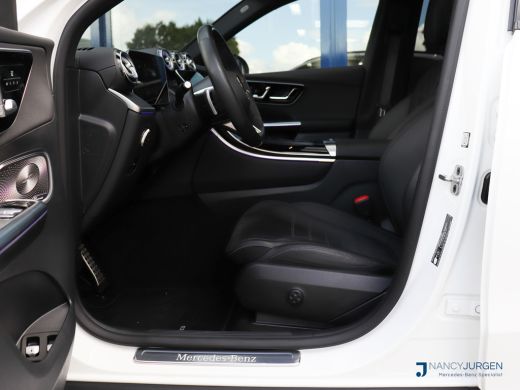 Mercedes-Benz GLC 300e 4M | AMG | Premium Plus | Night Pakket | Distronic Pro | Elektr. Panodak | Winter Pakket | M... ActivLease financial lease