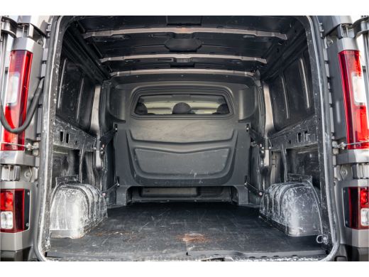 Nissan NV300 1.6 dci 125PK L2H1 | DC 6-Zits | Camera | Cruise | Airco | Trekhaak ActivLease financial lease