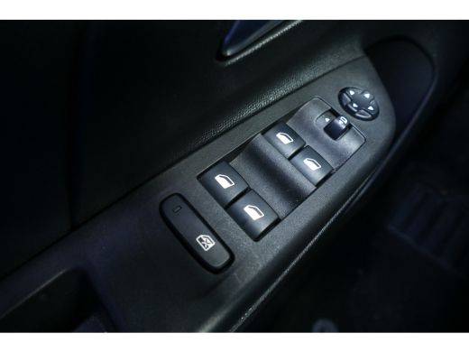 Opel Corsa 1.2 75PK ELEGANCE GS / CAMERA / STUUR-STOELVERWARMING / PANO.DAK / 17"LMV / FULL-LED / NAVI / CLI... ActivLease financial lease
