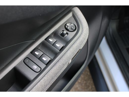 Opel Frontera Electric GS 44 kWh | Fase 3 laden | Stoelverwarming | Navigatie | Camera | NL auto | 15.000km | ActivLease financial lease