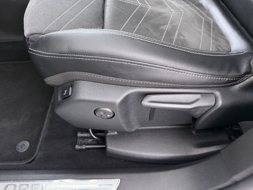 Opel Grandland 1.6 Turbo Plug-In Hybrid Ultimate | Achteruitrijcamera | Alcantara bekleding | Cruise control ada... ActivLease financial lease