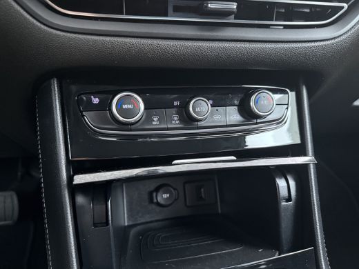 Opel Grandland 1.6 Turbo Plug-In Hybrid Ultimate | Apple Carplay/ Android Auto | | Alcantara bekleding | Bluetoo... ActivLease financial lease