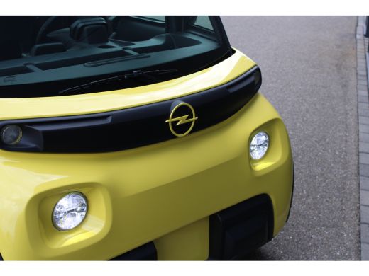 Opel Rocks-e GS | Special yellow edition | Nieuw | Black Pack | Panoramadak | Bluetooth | Lichtmetaal | ActivLease financial lease