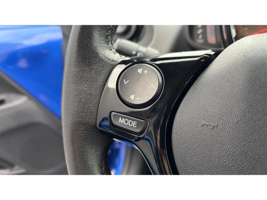 Peugeot 108 1.0 E-VTI 72PK 5-DRS ALLURE / NAVI / CLIMA / LED / 15" LMV / BLUETOOTH / PACK STYLE !! ActivLease financial lease