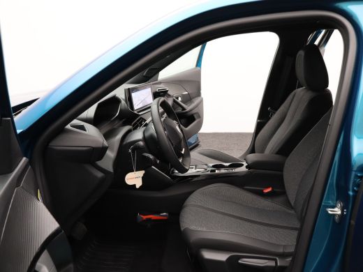 Peugeot 2008 1.2 Hybrid 145 Allure 8 Jaar Garantie | Keyless | Camera Voor + Achter | Parkeersenoren Voor en A... ActivLease financial lease