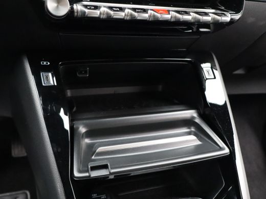 Peugeot 2008 1.2 Hybrid 145 Allure 8 Jaar Garantie | Keyless | Camera Voor + Achter | Parkeersenoren Voor en A... ActivLease financial lease