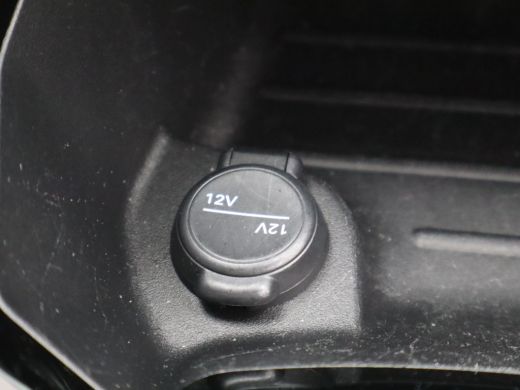 Peugeot 2008 1.2 Hybrid 145 Allure 8 Jaar Garantie | Keyless | Camera Voor + Achter | Parkeersenoren Voor en A... ActivLease financial lease