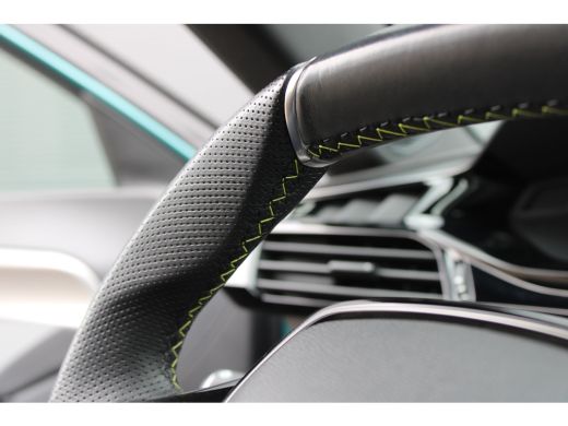 Peugeot 308 SW 1.2 PureTech GT | Automaat | Navigatie | Camera | Apple carplay | 18 Inch lichtmetaal | Alcant... ActivLease financial lease