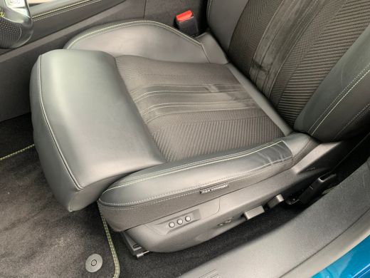 Peugeot 408 1.6 HYbrid GT 225 EAT8 First Edition Airco | Camera | Cruise Adaptief | DAB | Keyless | LED | LMV... ActivLease financial lease