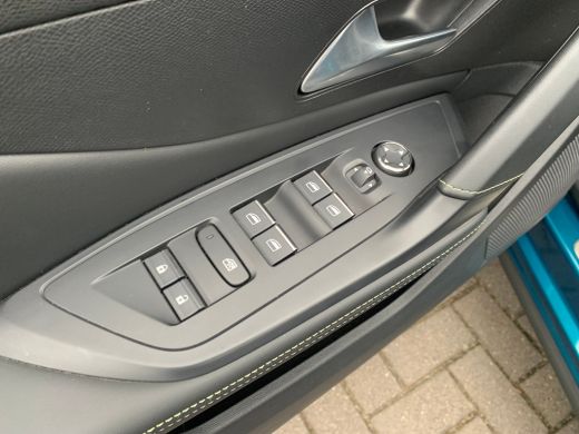 Peugeot 408 1.6 HYbrid GT 225 EAT8 First Edition Airco | Camera | Cruise Adaptief | DAB | Keyless | LED | LMV... ActivLease financial lease
