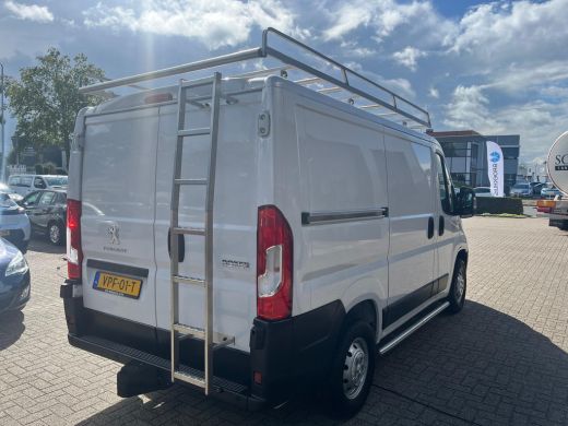 Peugeot Boxer 330 2.2 BlueHDi 120 L1H1 Premium | IMPERIAAL | TREKHAAK | | 2 zitplaatsen rechtsvoor | Airco | Al... ActivLease financial lease