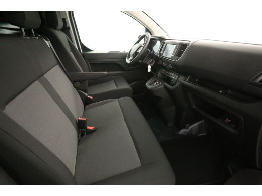 Peugeot e-Expert 75 kWh L3H1 Long Range | Snelladen | SOH 94% | Airco | Cruise | 3 Zits | Carplay | Parkeersens. ActivLease financial lease