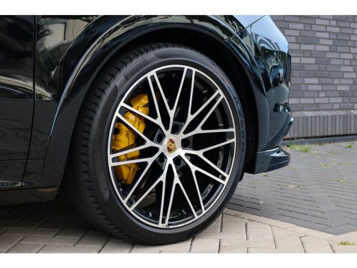 Porsche Cayenne 3.0 E-Hybrid Platinum Edition | NAP! | BTW | TECHART | FULL PPF! | PANO | STOELVENTILATIE | ACHTE... ActivLease financial lease