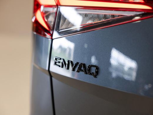 Skoda Enyaq iV 60 Founders Edition Black Sportline SoH 92% / 179pk / Panorama dak / Achteruitrij camera / Memory... ActivLease financial lease
