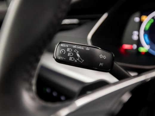 Skoda Octavia Combi 1.4 TSI iV PHEV Sport 218Pk Automaat (VIRTUAL COCKPIT, APPLE CARPLAY, GROOT NAVI, CAMERA, S... ActivLease financial lease