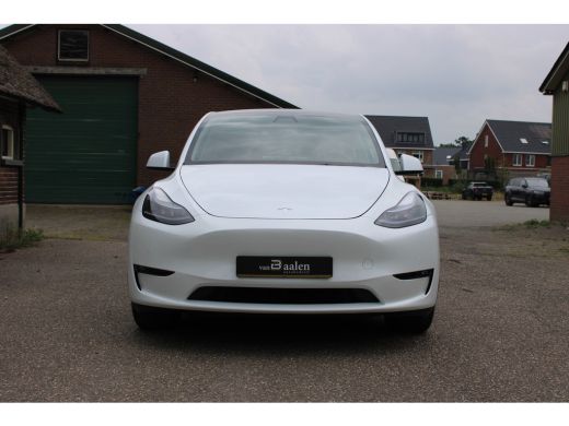 Tesla Model Y Long Range AWD 75 kWh SOh 90.6% LEER NAVI PANO 124000KM!!! ActivLease financial lease