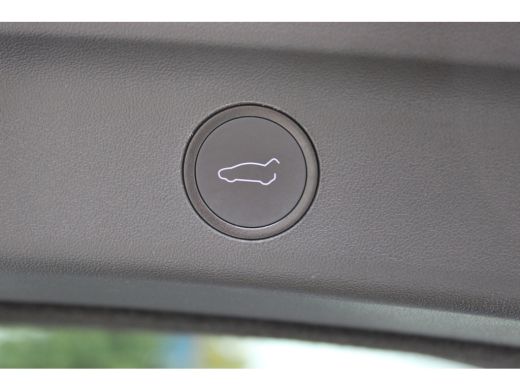 Tesla Model Y Long Range AWD 75 kWh SOh 90.6% LEER NAVI PANO 124000KM!!! ActivLease financial lease