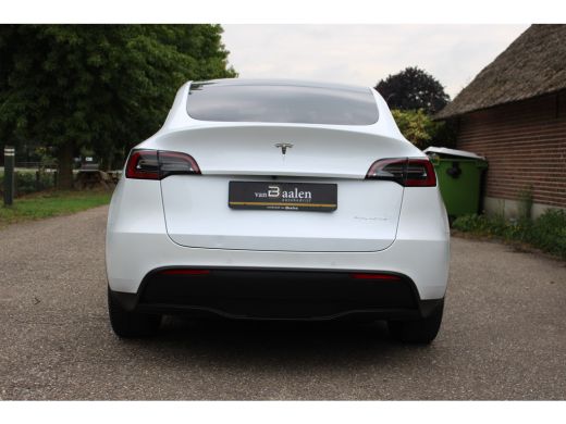 Tesla Model Y Long Range AWD 75 kWh SOh 90.6% LEER NAVI PANO 124000KM!!! ActivLease financial lease