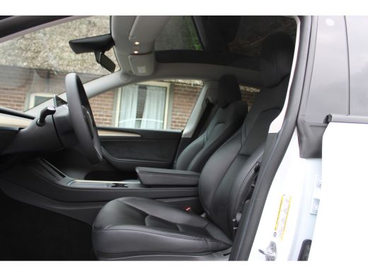 Tesla Model Y Long Range AWD 75 kWh SOh 90.6% LEER NAVI PANO 124000KM!!! ActivLease financial lease