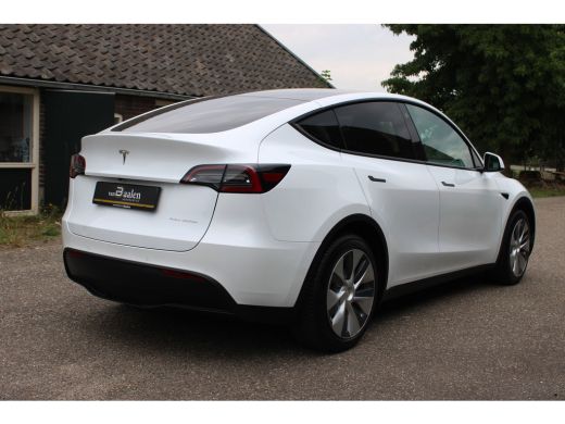 Tesla Model Y Long Range AWD 75 kWh SOh 90.6% LEER NAVI PANO 124000KM!!! ActivLease financial lease