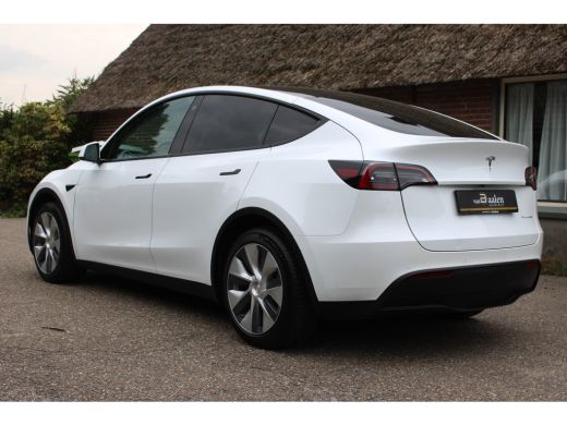 Tesla Model Y Long Range AWD 75 kWh SOh 90.6% LEER NAVI PANO 124000KM!!! ActivLease financial lease