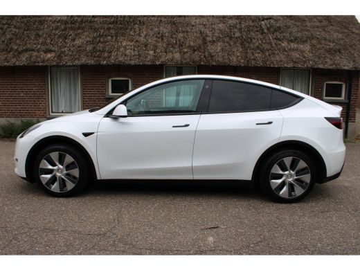 Tesla Model Y Long Range AWD 75 kWh SOh 90.6% LEER NAVI PANO 124000KM!!! ActivLease financial lease