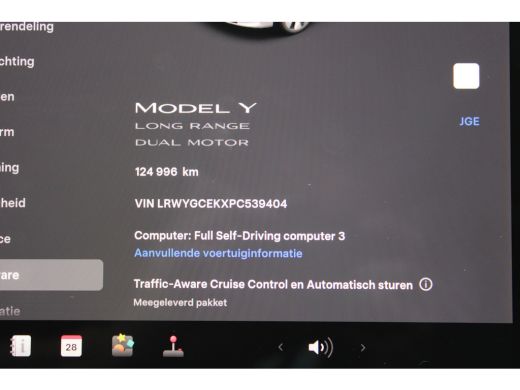 Tesla Model Y Long Range AWD 75 kWh SOh 90.6% LEER NAVI PANO 124000KM!!! ActivLease financial lease