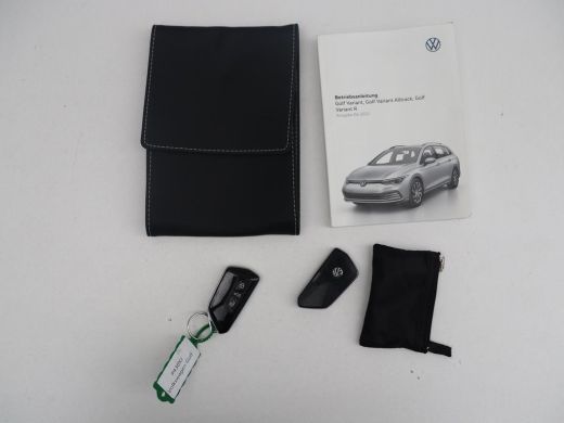 Volkswagen Golf Variant 1.5 eTSI R-Line Business | Panoramadak | Sportstoelen | Adaptive cruise | Stuur/stoel ver... ActivLease financial lease