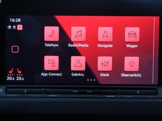 Volkswagen Golf Variant 1.5 eTSI R-Line Business | Panoramadak | Sportstoelen | Adaptive cruise | Stuur/stoel ver... ActivLease financial lease