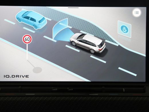 Volkswagen Golf Variant 1.5 eTSI R-Line Business | Panoramadak | Sportstoelen | Adaptive cruise | Stuur/stoel ver... ActivLease financial lease