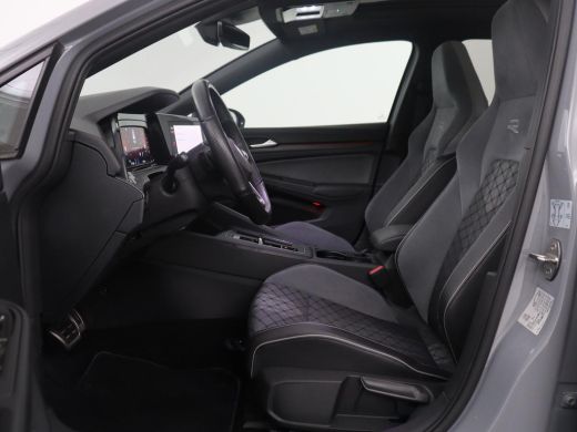 Volkswagen Golf Variant 1.5 eTSI R-Line Business | Panoramadak | Sportstoelen | Adaptive cruise | Stuur/stoel ver... ActivLease financial lease