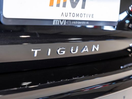 Volkswagen Tiguan 1.5 eHybrid Life Edition / 204pk / SoH 100% / Achteruitrij camera / Dodehoek herkenning / CarPlay / ActivLease financial lease