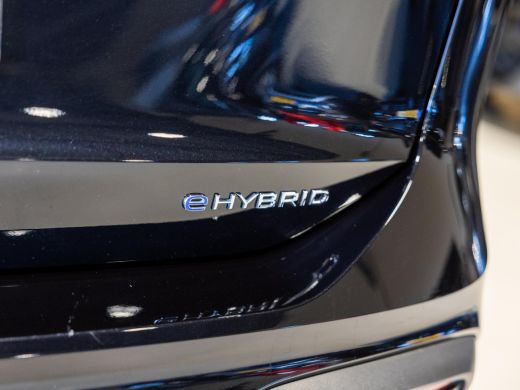Volkswagen Tiguan 1.5 eHybrid Life Edition / 204pk / SoH 100% / Achteruitrij camera / Dodehoek herkenning / CarPlay / ActivLease financial lease