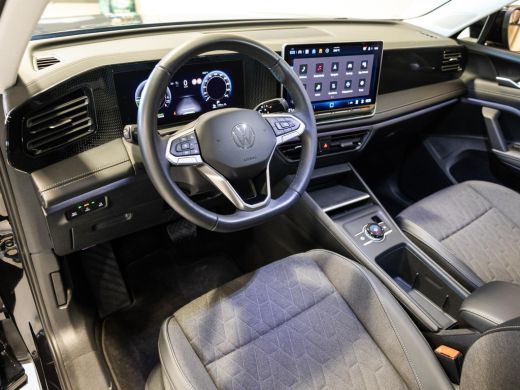 Volkswagen Tiguan 1.5 eHybrid Life Edition / 204pk / SoH 100% / Achteruitrij camera / Dodehoek herkenning / CarPlay / ActivLease financial lease